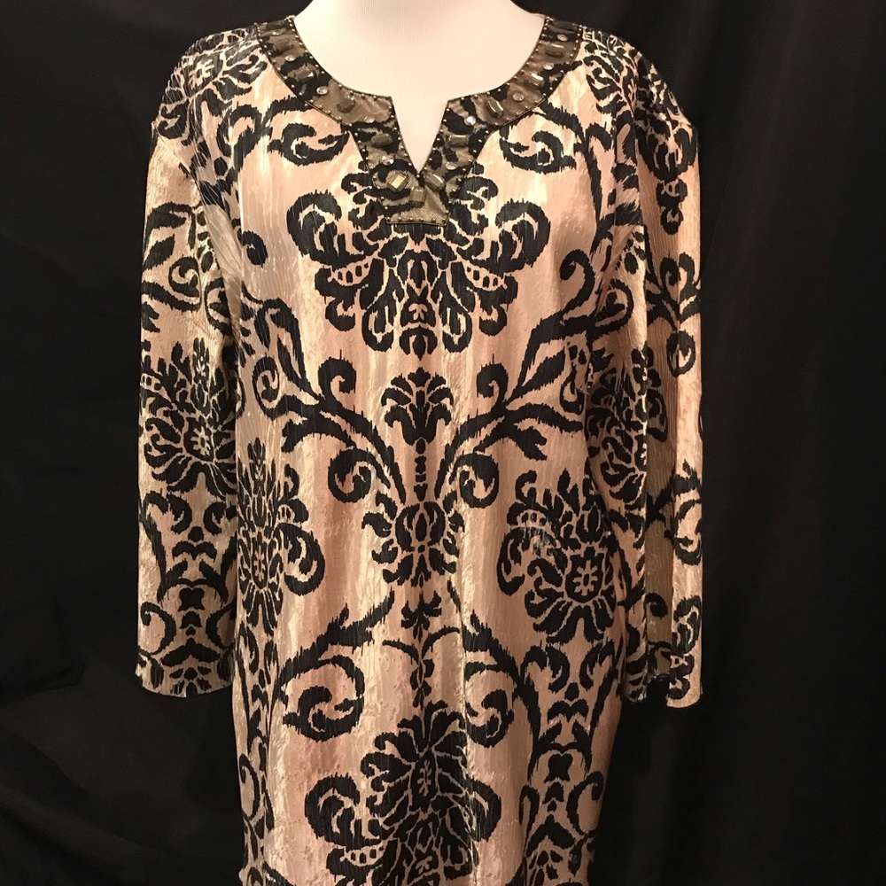 Alfred Dunner Fleuris Gold Black Holiday Top 18